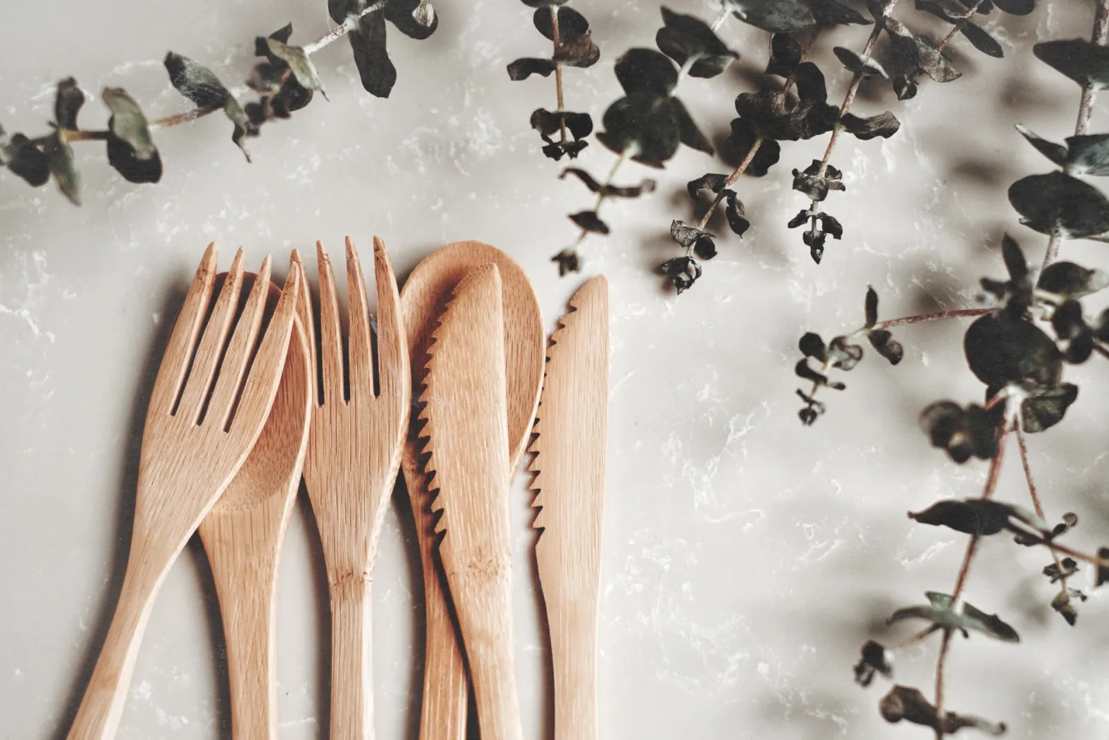 10 Tips for Year-Round Sustainability: Reducing Plastic Waste Beyond Summer